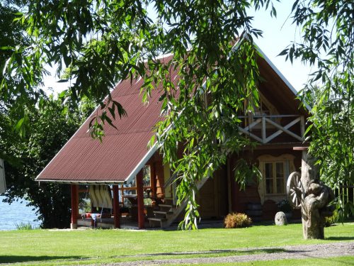 Pirtis – sodyba ant ežero(tvenkinys 100 ha) kranto Širvintų rajone