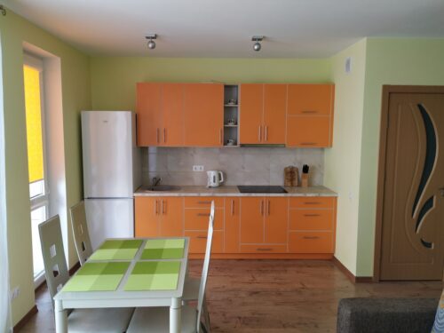 Keturvietis jaukus 2 k. butukas